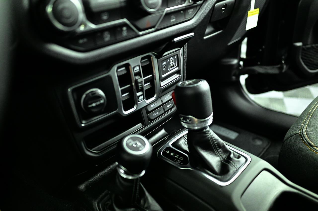 2025 Jeep Gladiator Blue Ridge