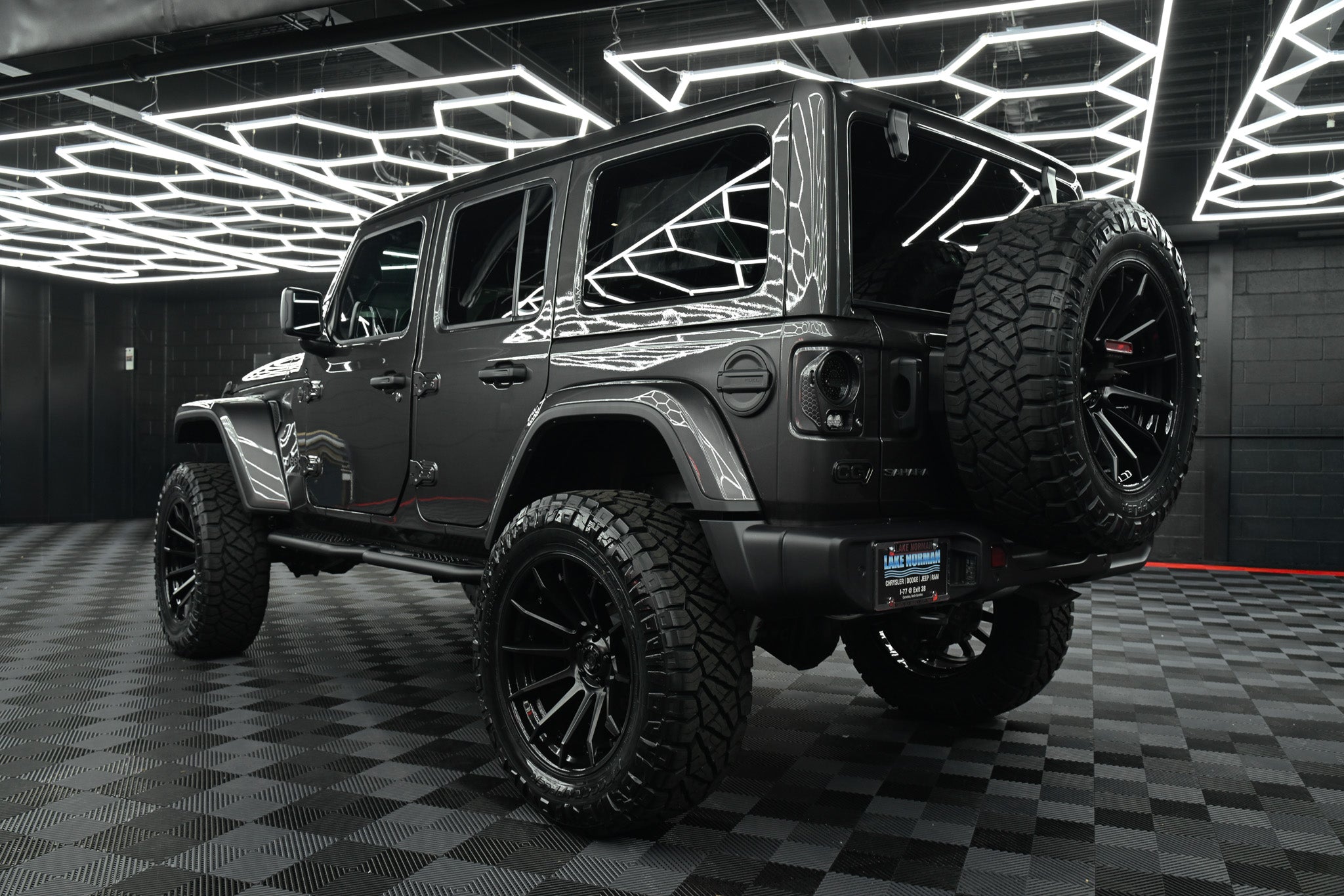 2026 Jeep WRANGLER 4-DOOR SAHARA Up Town