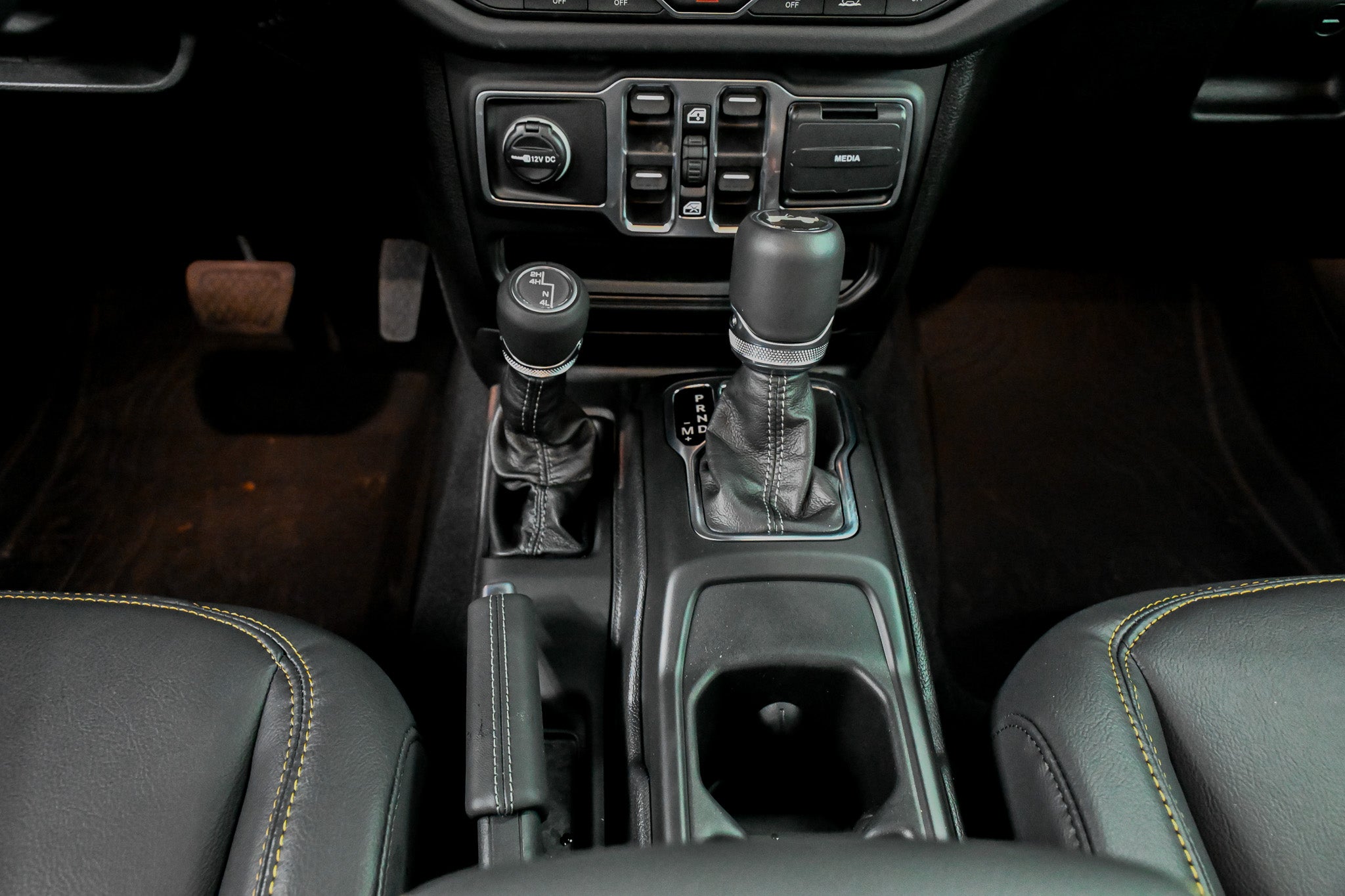 2026 Jeep WRANGLER 4-DOOR SAHARA Up Town