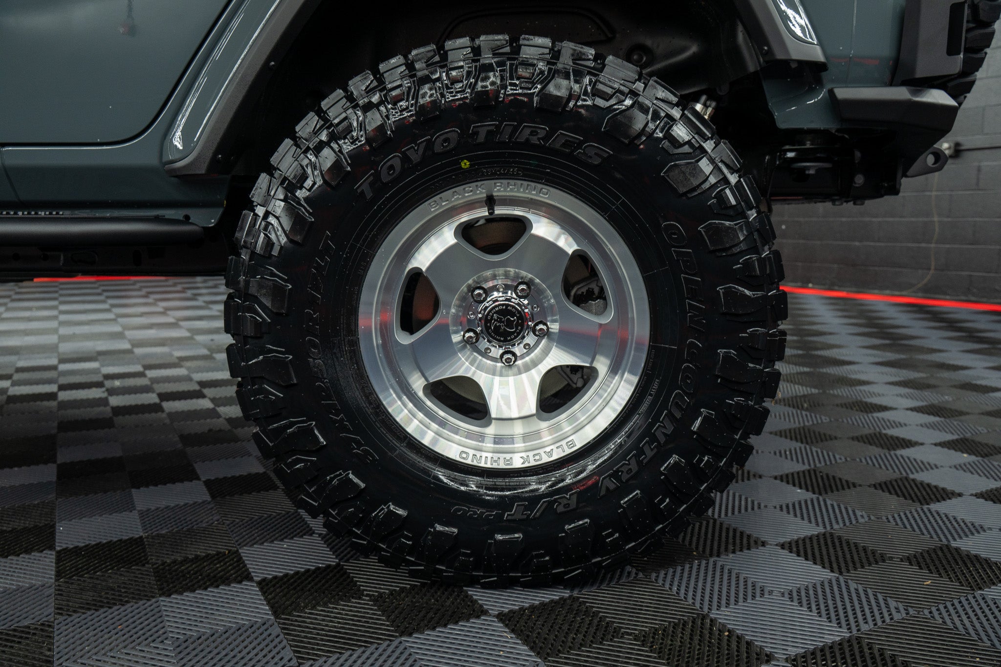 New 2026 Jeep WRANGLER 4-DOOR SAHARA Blue Ridge 220148