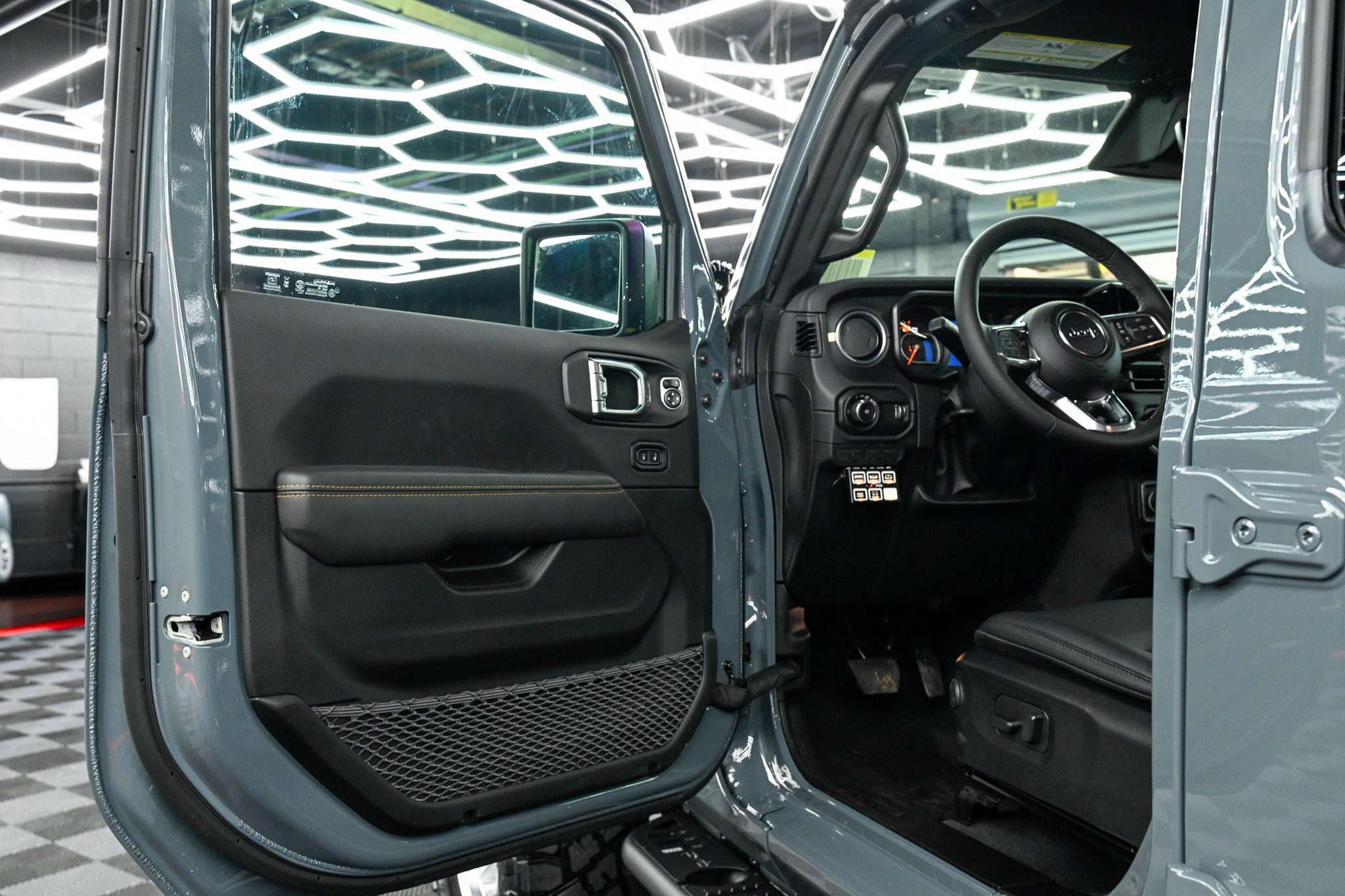 New 2026 Jeep WRANGLER 4-DOOR SAHARA Blue Ridge 220148