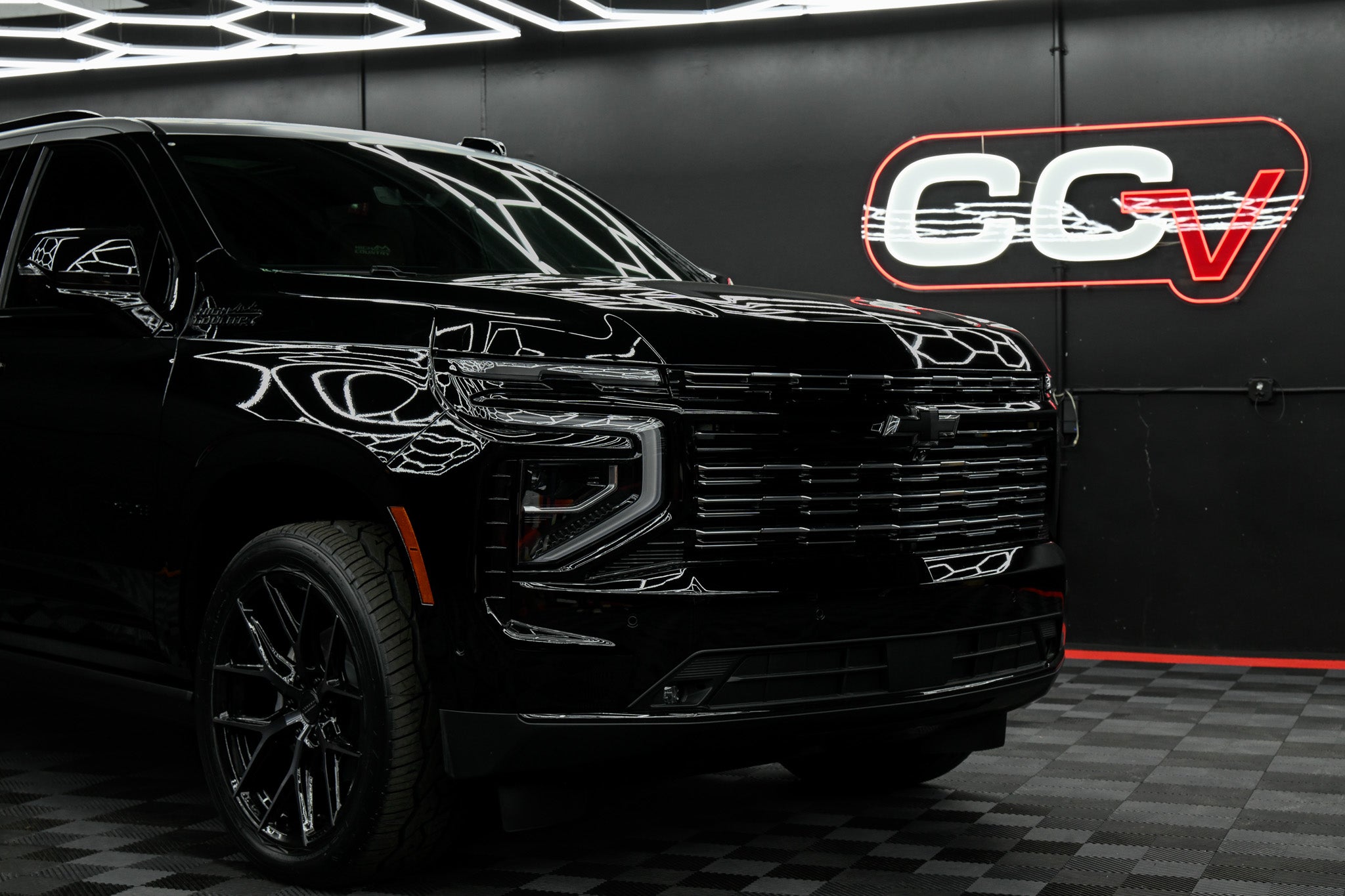 2026 Chevrolet Tahoe High Country- Black w/ Silver