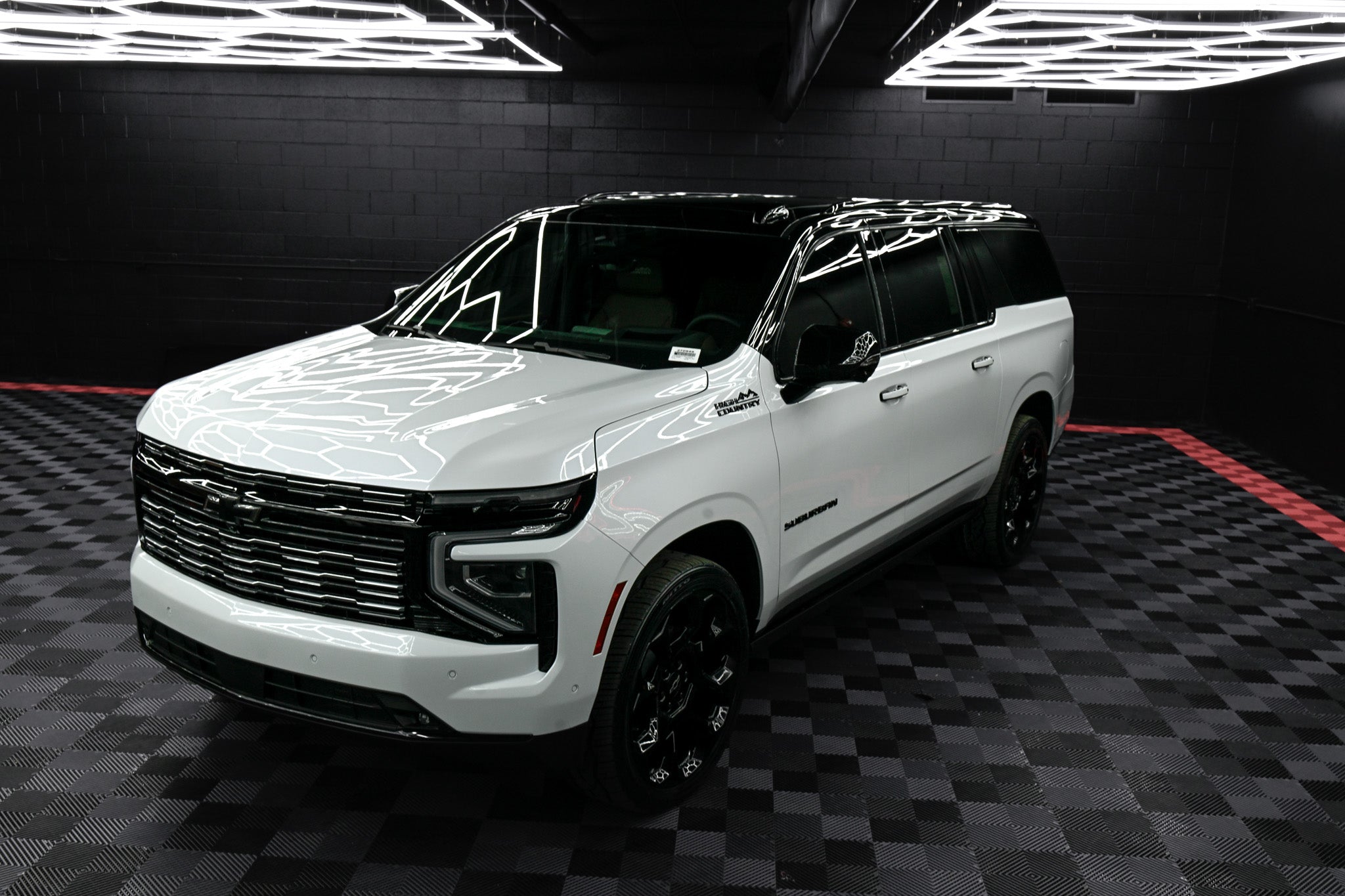 2026 Chevrolet Suburban High Country- Polar White