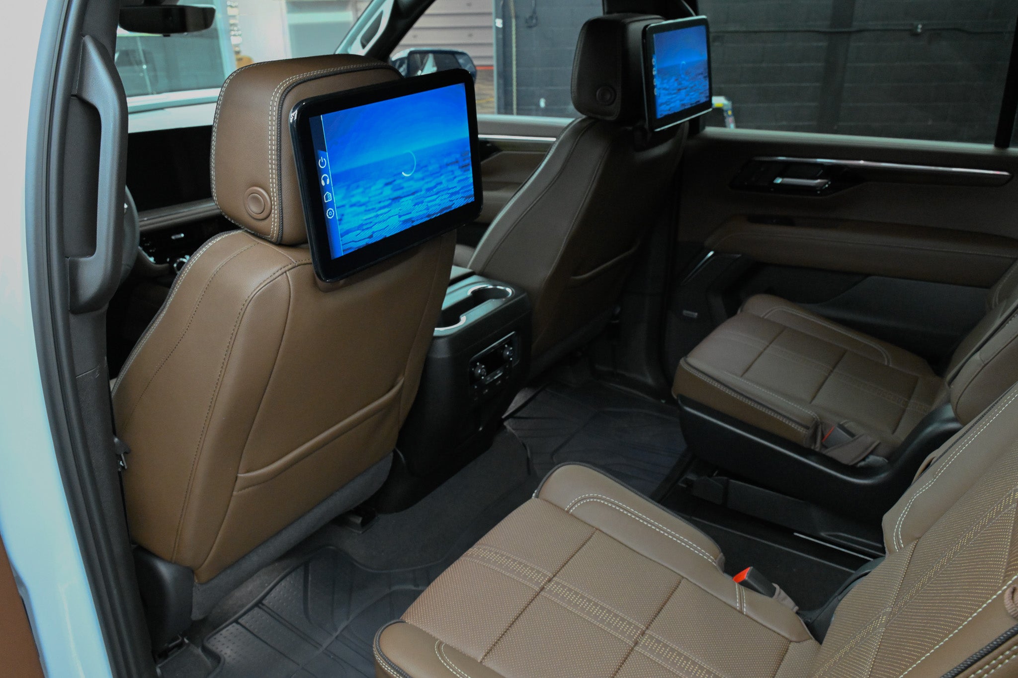 2026 Chevrolet Suburban High Country- Polar White