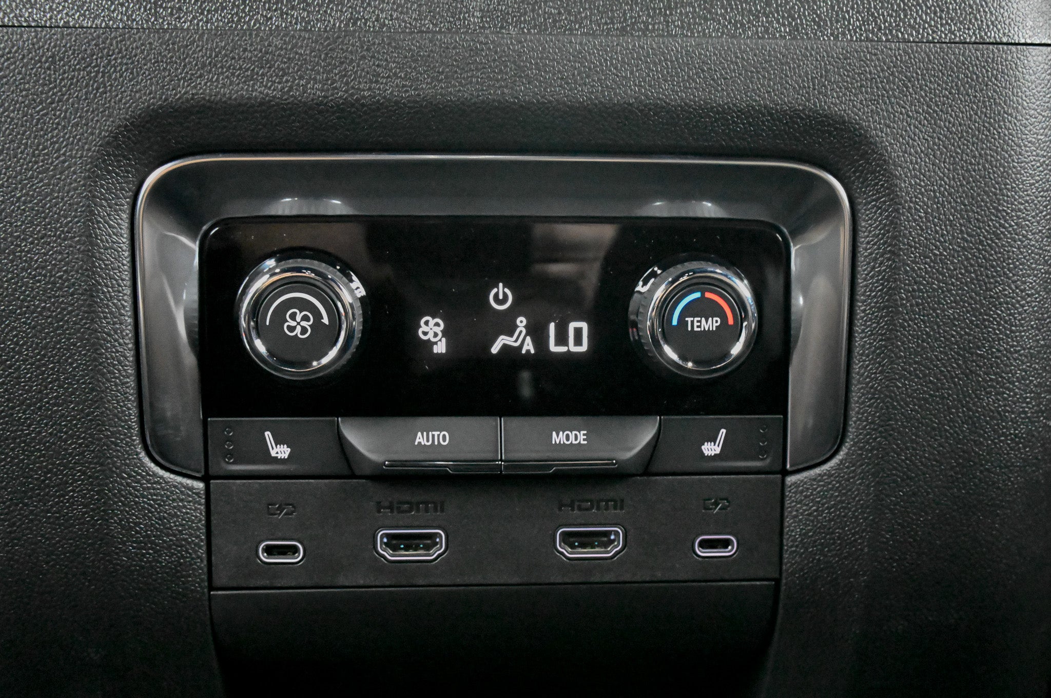 2026 Chevrolet Suburban High Country- Polar White