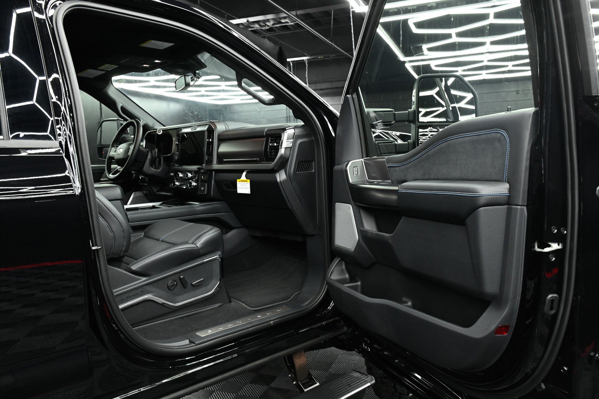 2026 Ford F-350 Platinum OVERLAND Edition