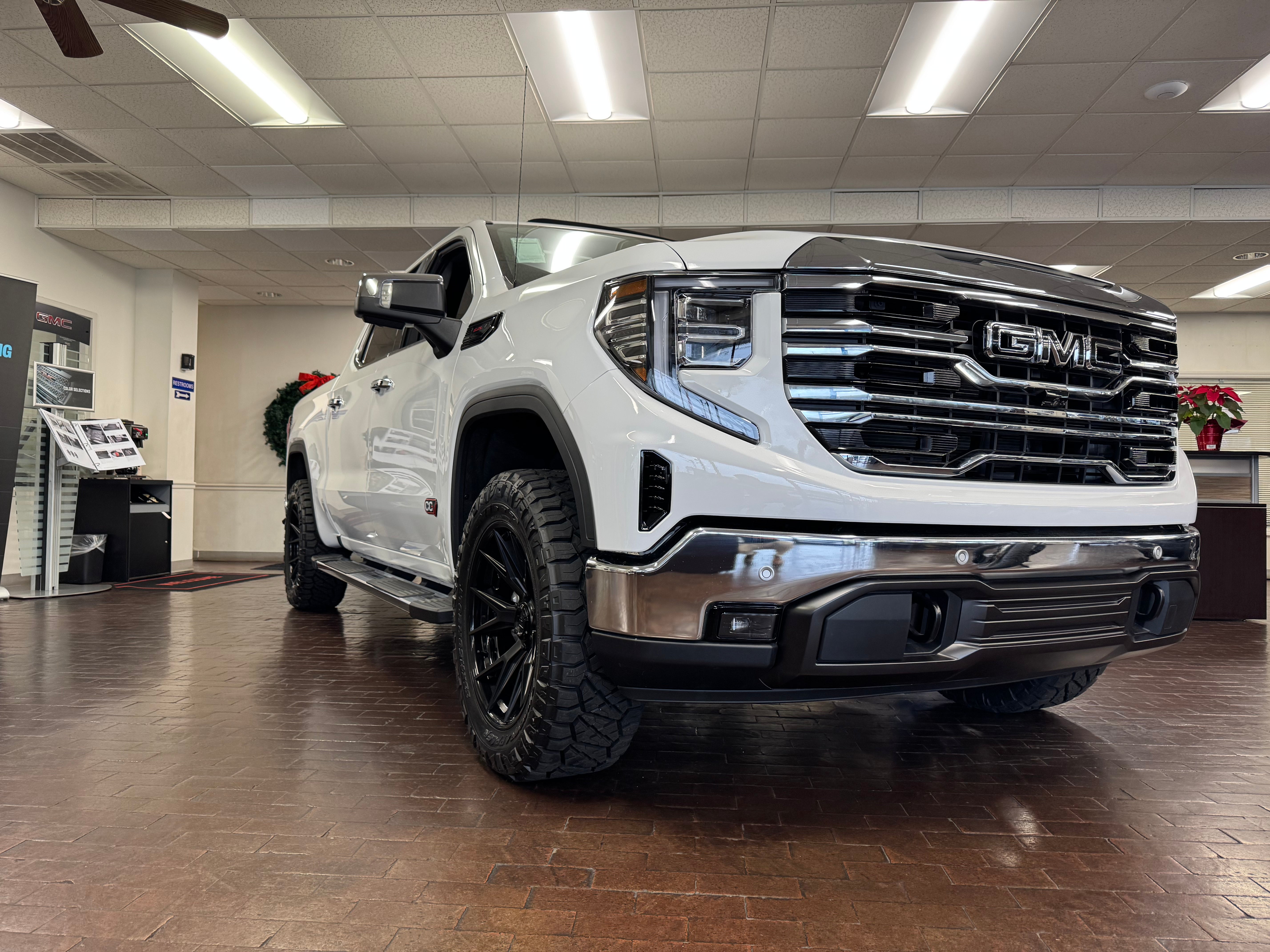 New 2026 GMC Sierra 1500 SLT