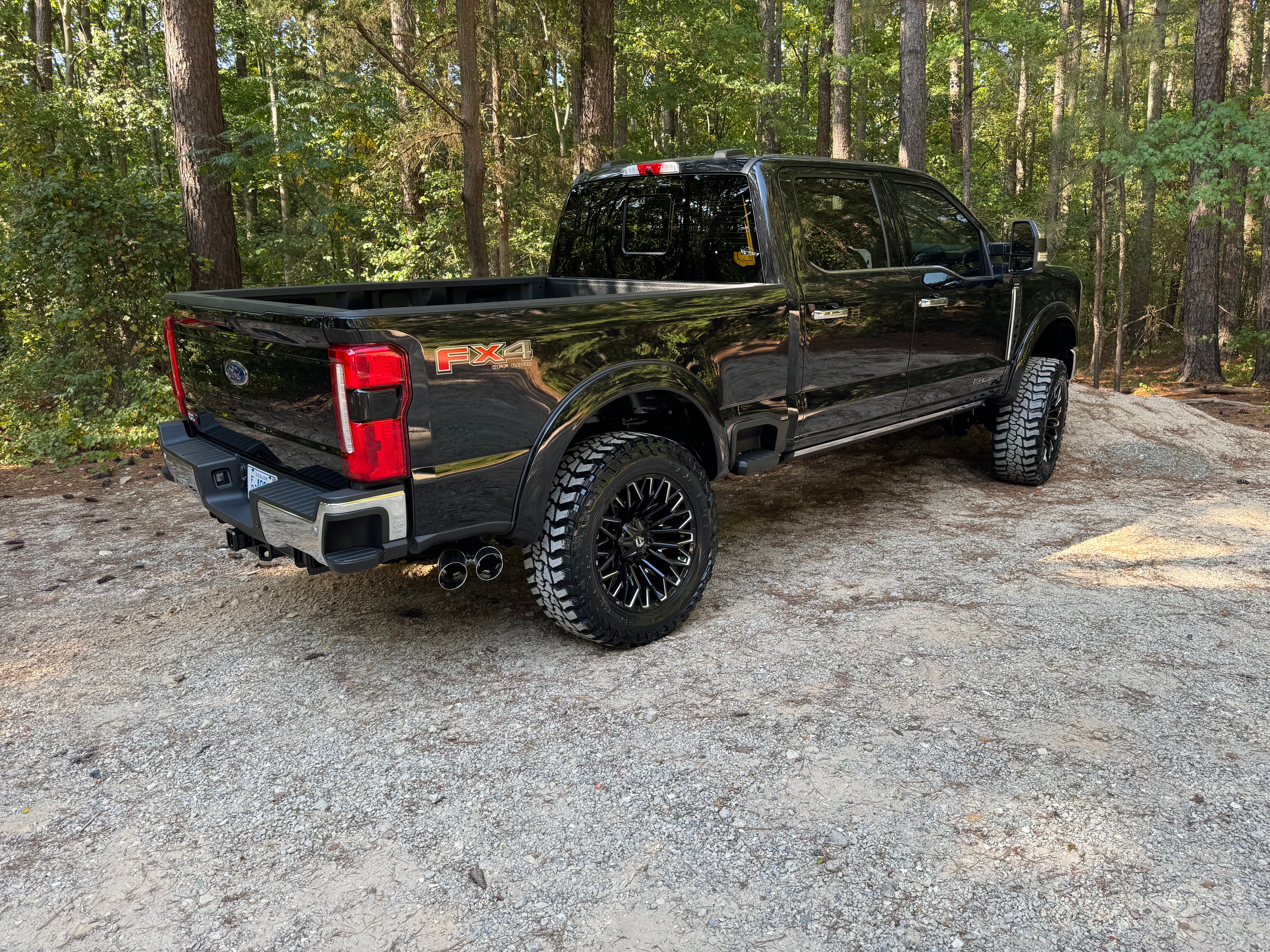 2025 Ford F-250 Lariat FX4