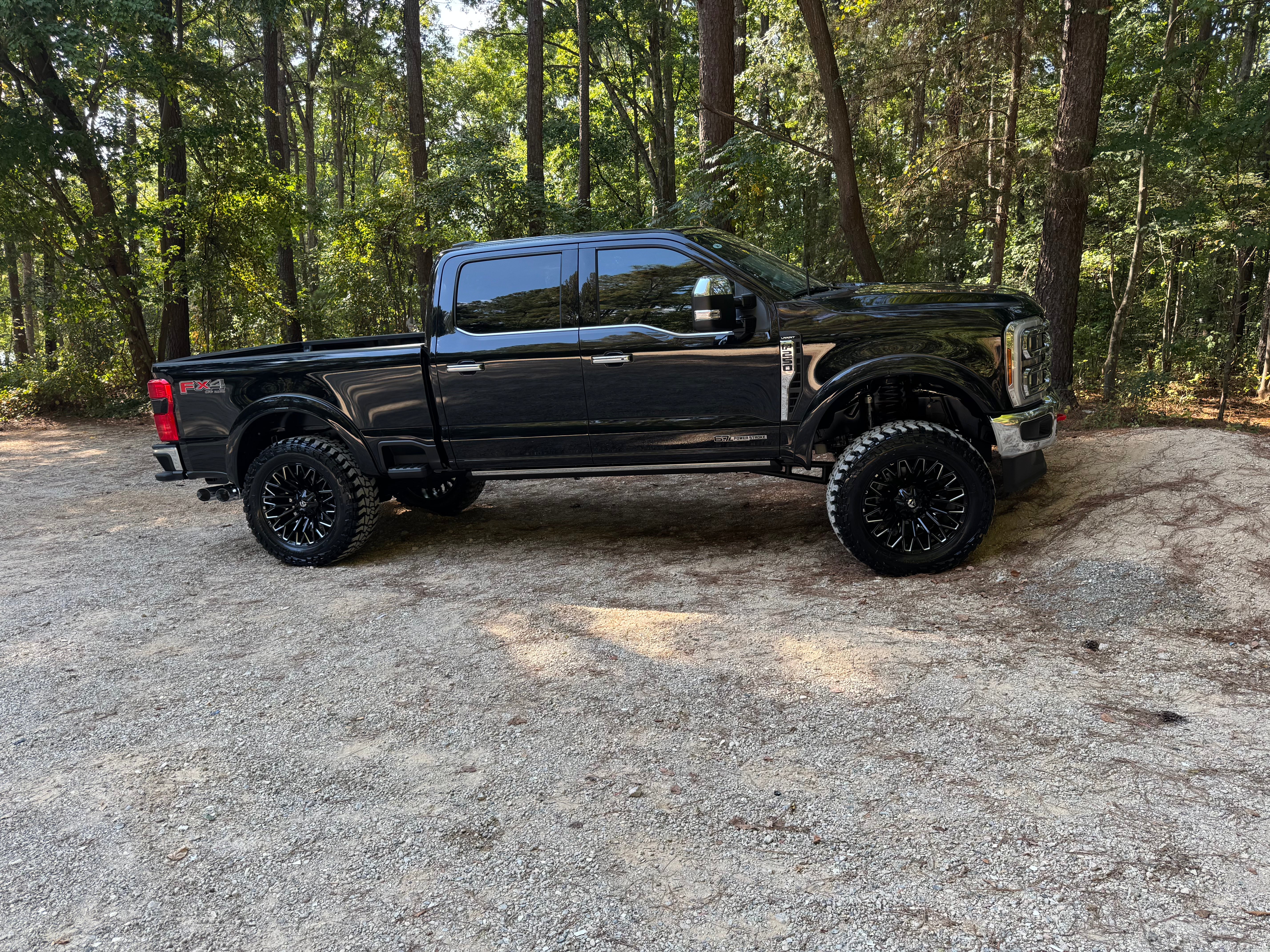 2025 Ford F-250 Lariat FX4