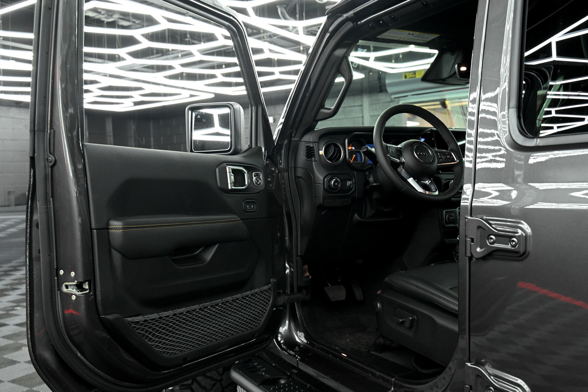 2026 Jeep WRANGLER 4-DOOR SAHARA Up Town