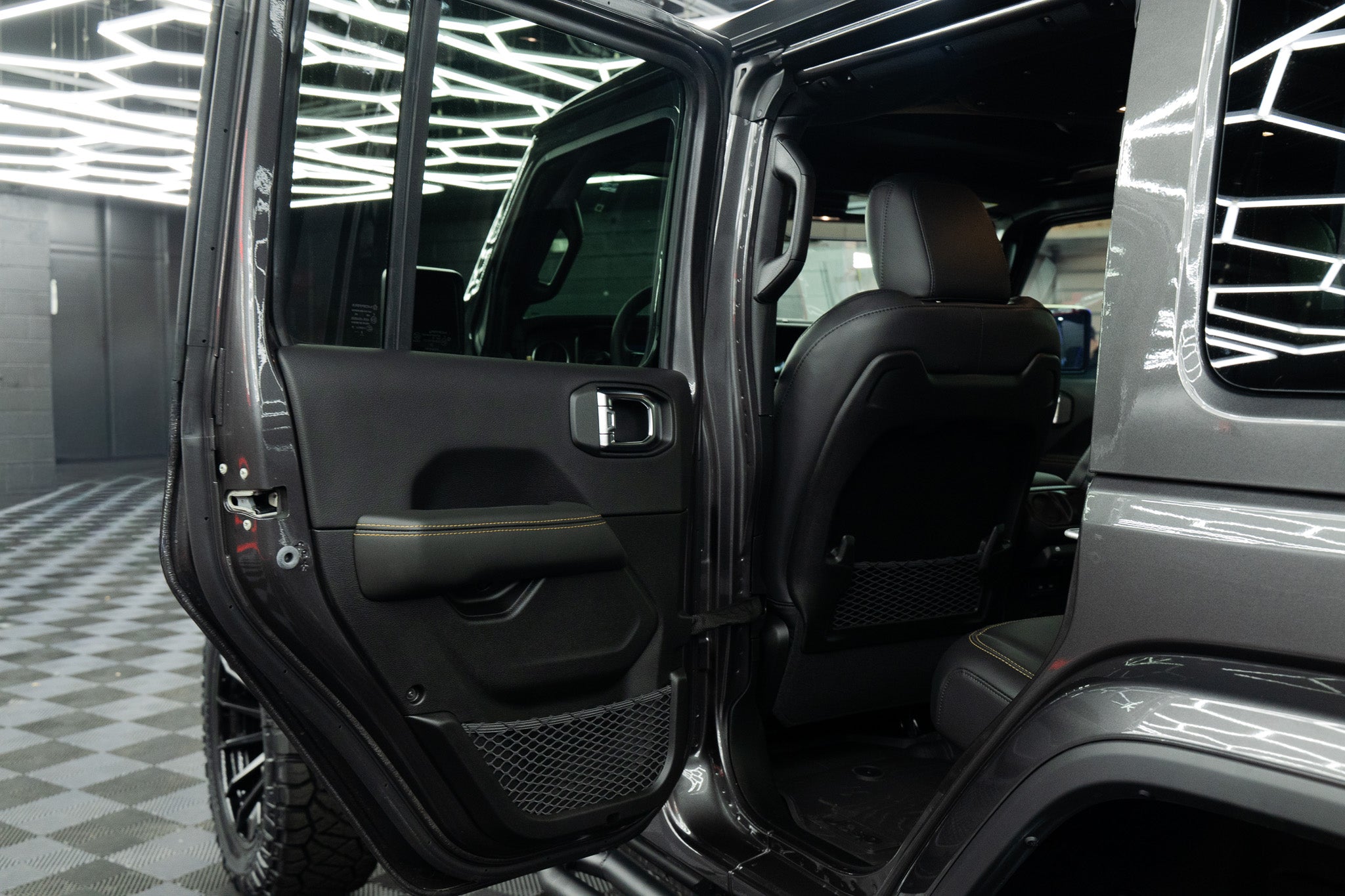 2026 Jeep WRANGLER 4-DOOR SAHARA Up Town