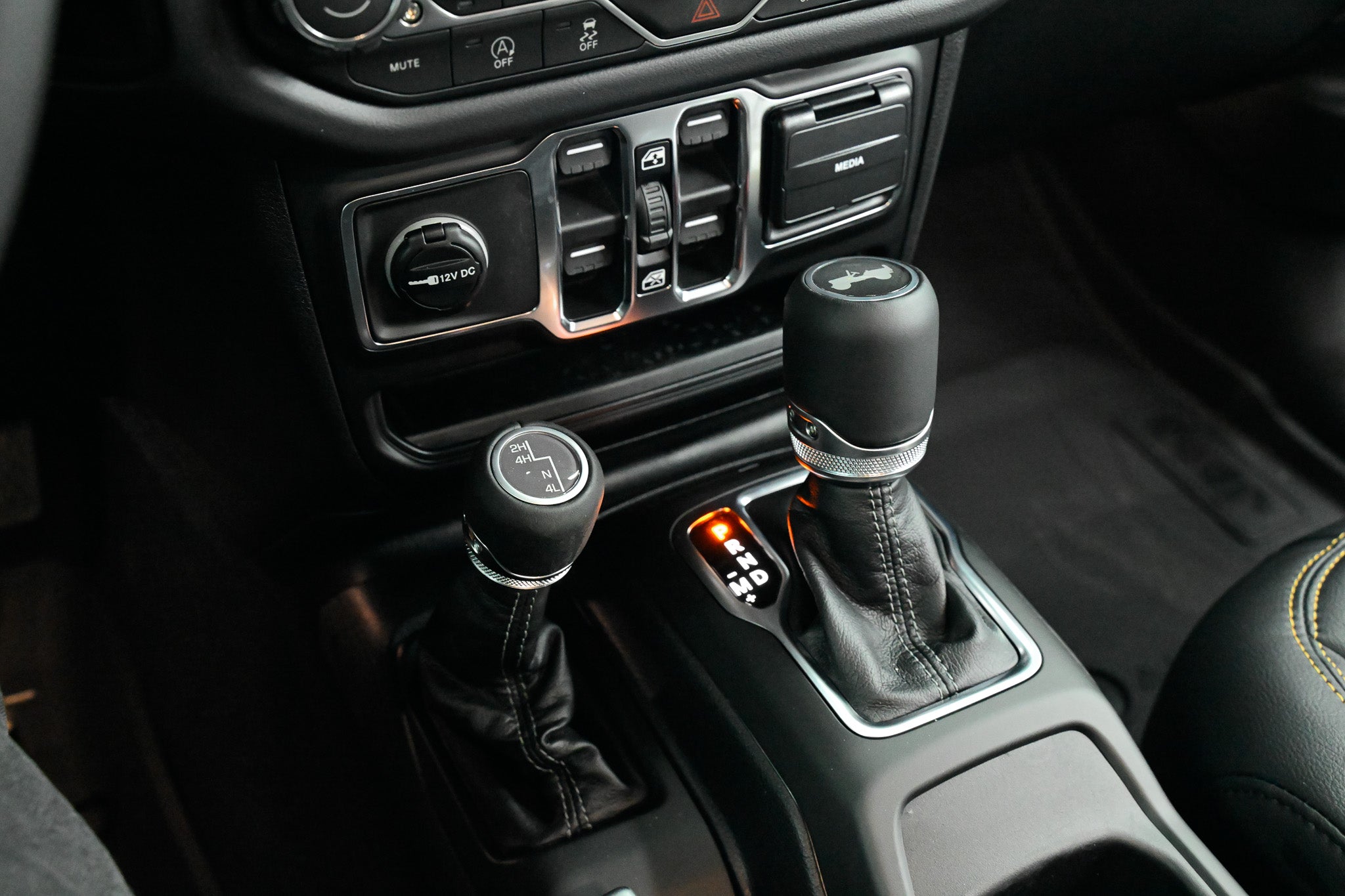 New 2026 Jeep WRANGLER 4-DOOR SAHARA Blue Ridge 220148