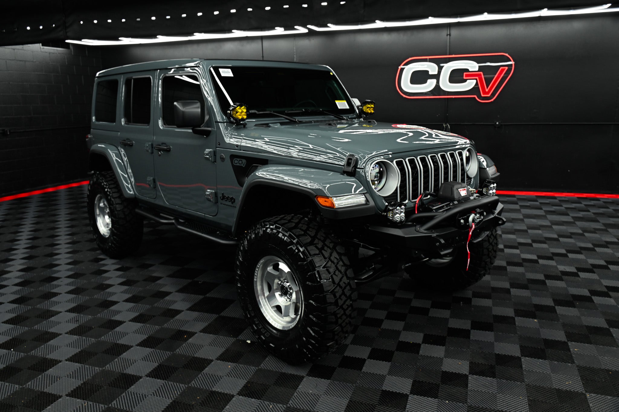 New 2026 Jeep WRANGLER 4-DOOR SAHARA Blue Ridge 220148