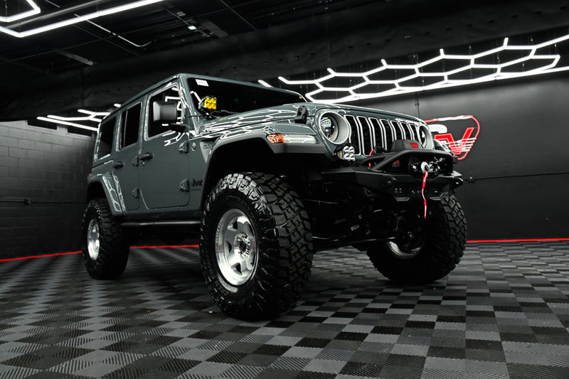 New 2026 Jeep WRANGLER 4-DOOR SAHARA Blue Ridge 220148