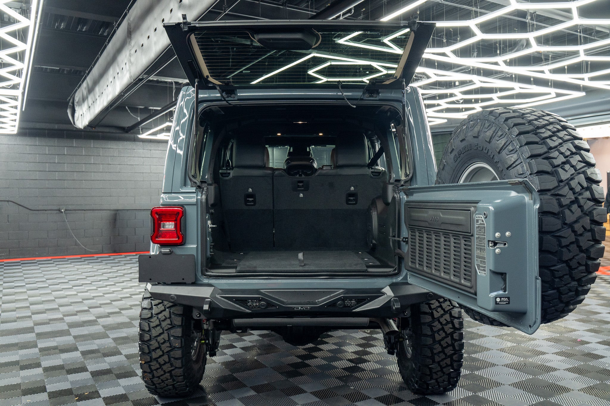 New 2026 Jeep WRANGLER 4-DOOR SAHARA Blue Ridge 220148