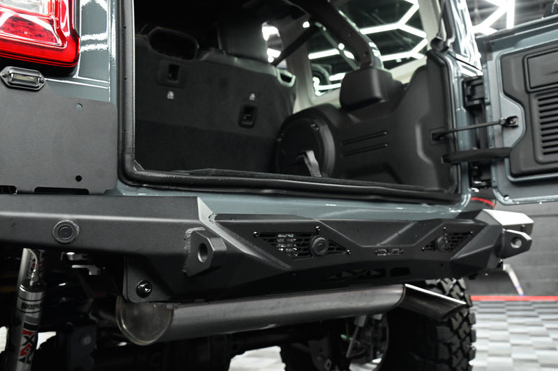 New 2026 Jeep WRANGLER 4-DOOR SAHARA Blue Ridge 220148