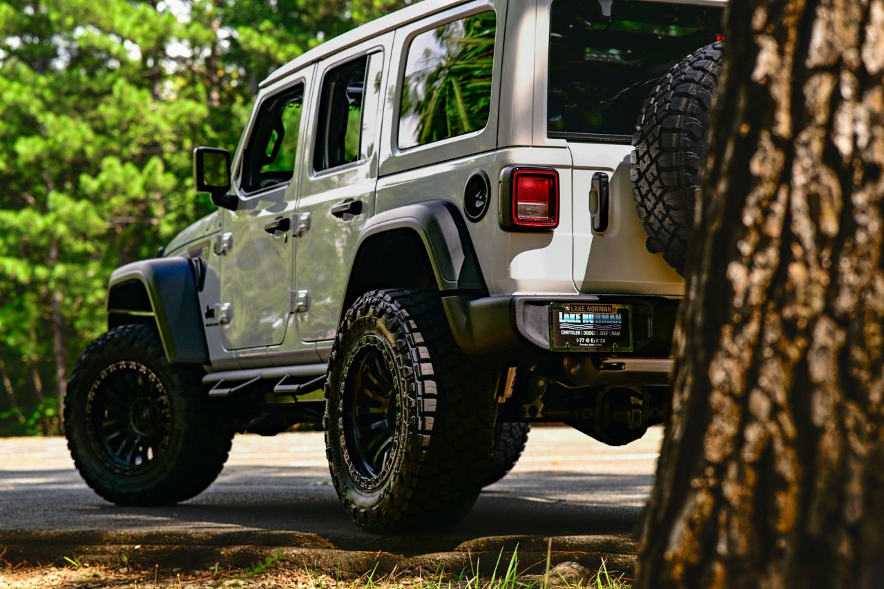 2025 Jeep Wrangler Base Camp - White