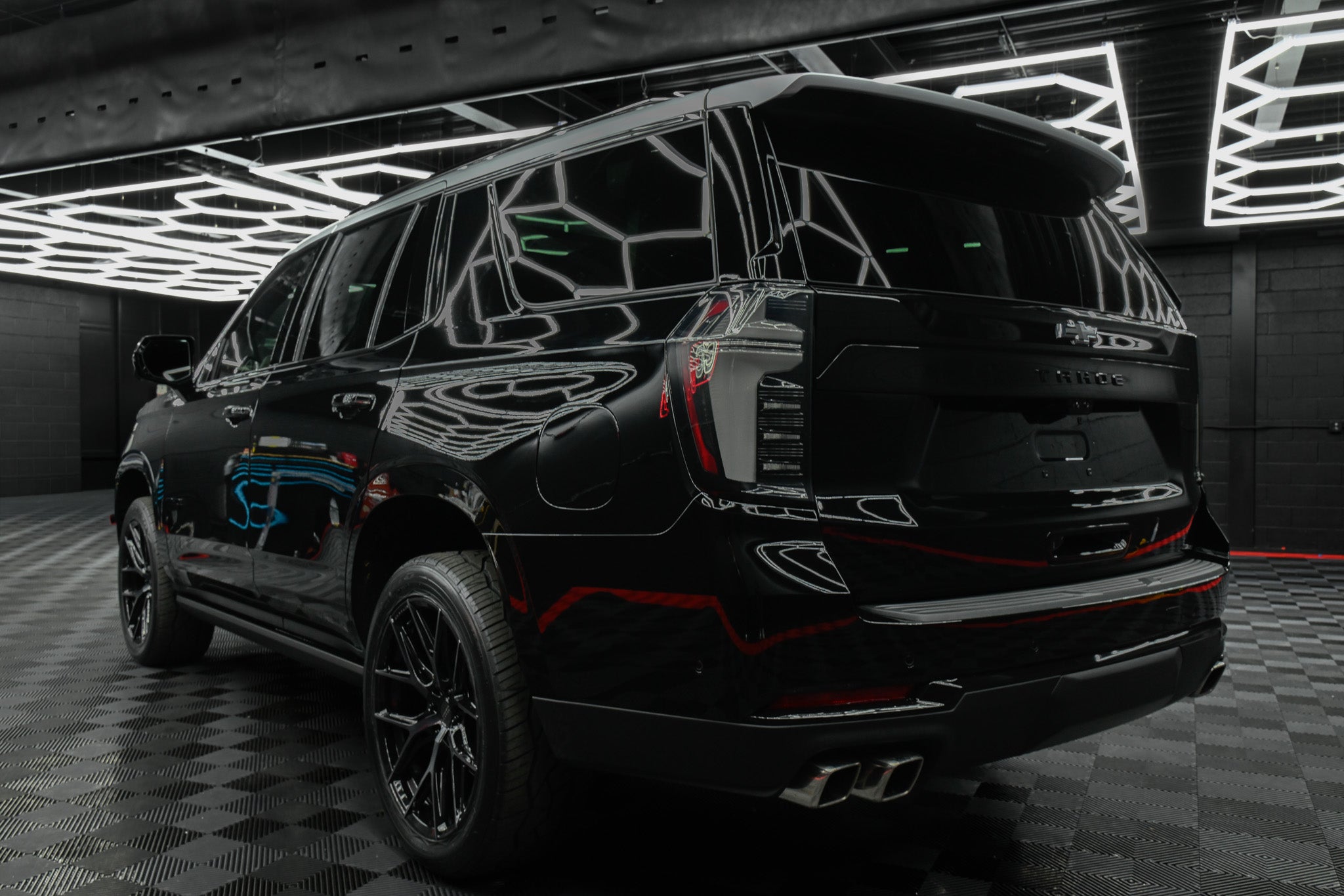 2026 Chevrolet Tahoe High Country- Black w/ Silver