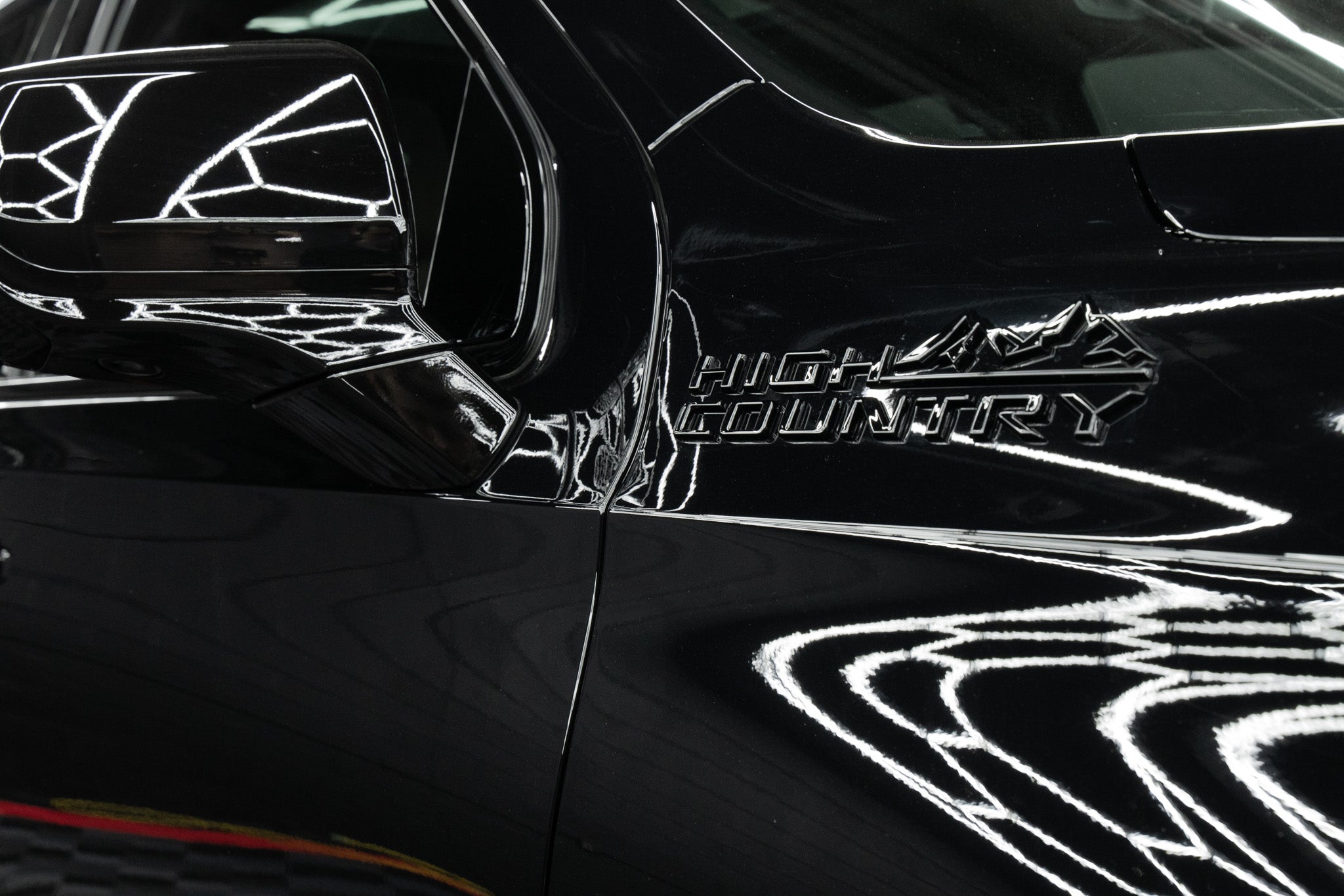 2026 Chevrolet Tahoe High Country- Black w/ Silver