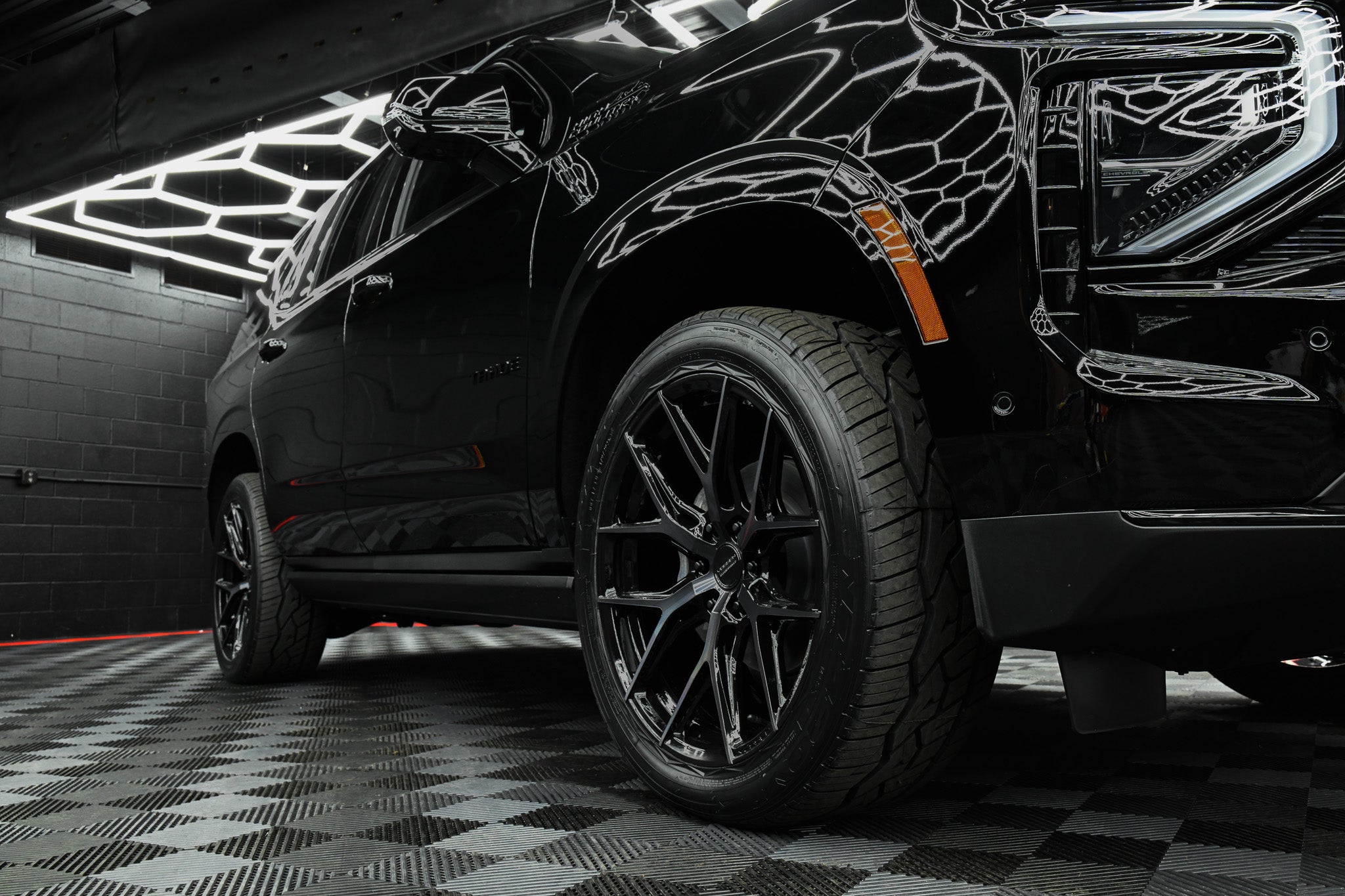 2026 Chevrolet Tahoe High Country- Black w/ Silver