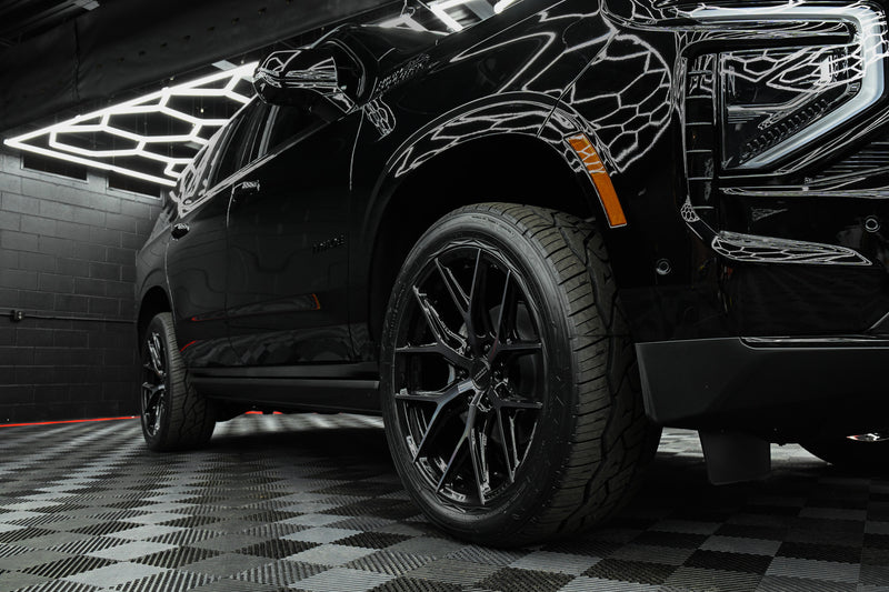 2026 Chevrolet Tahoe High Country- Black w/ Silver