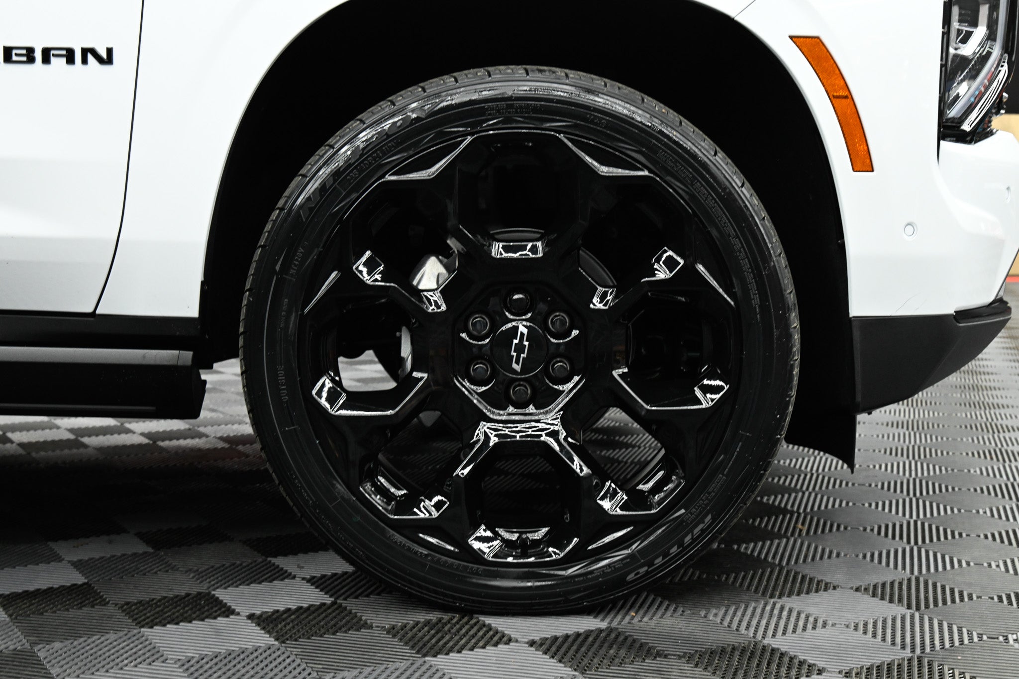 2026 Chevrolet Suburban High Country- Polar White