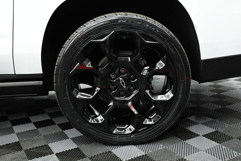 2026 Chevrolet Suburban High Country- Polar White