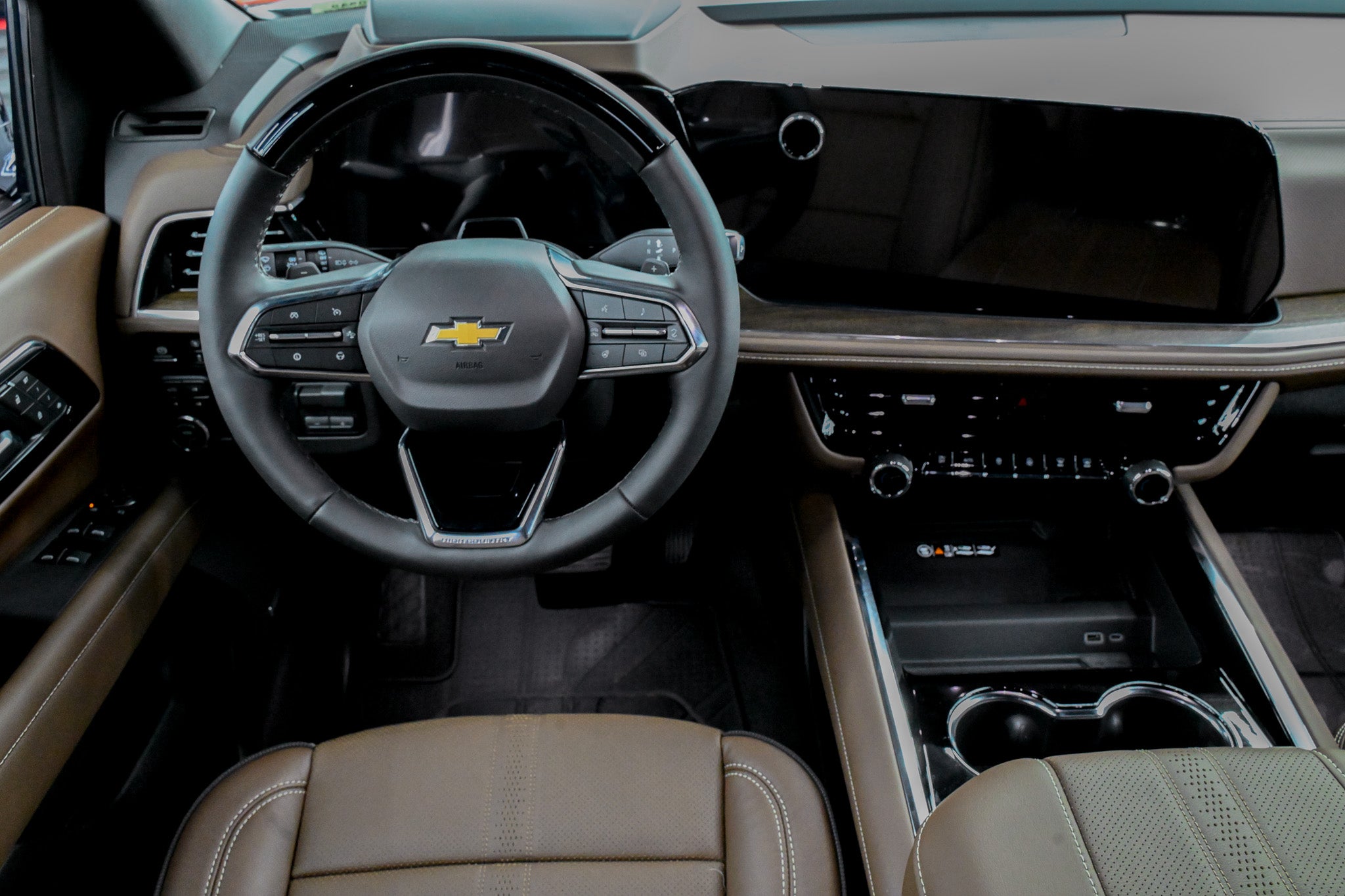 2026 Chevrolet Suburban High Country- Polar White
