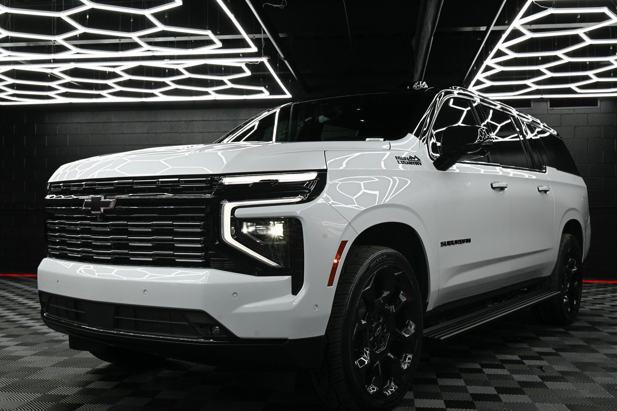 2026 Chevrolet Suburban High Country- Polar White