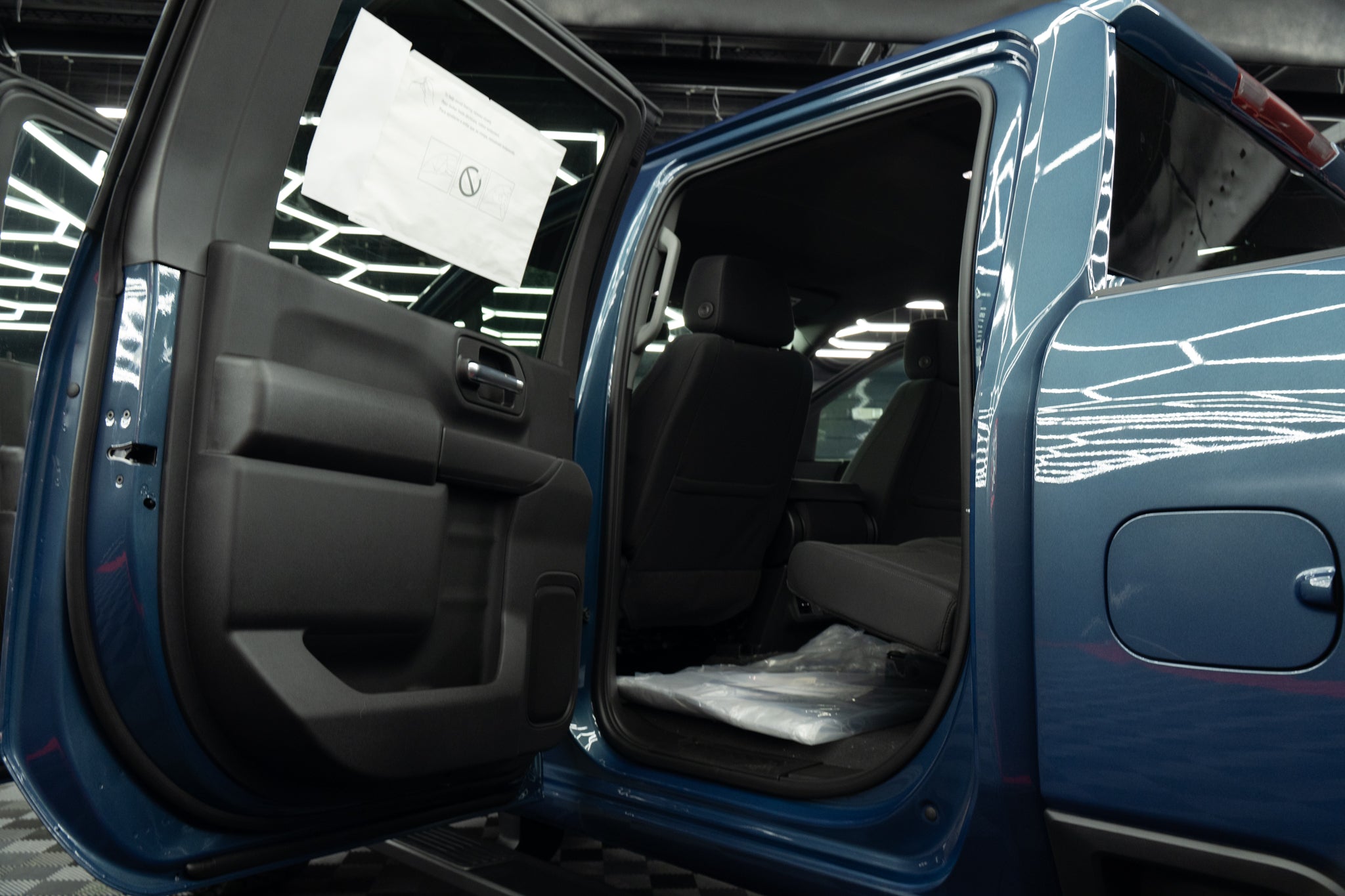 2026 Chevrolet Silverado 2500HD Custom BLUE