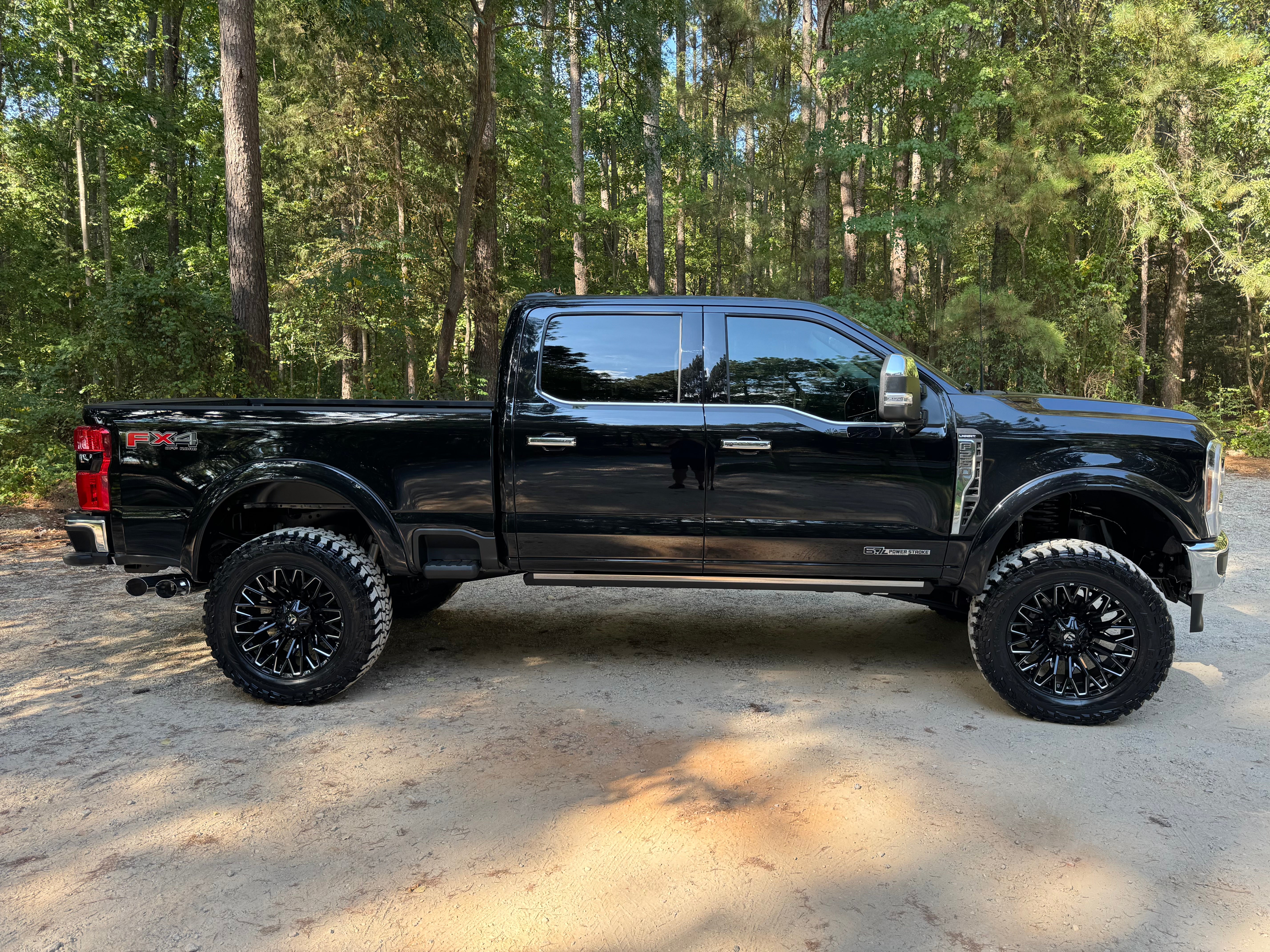 2025 Ford F-250 Lariat FX4